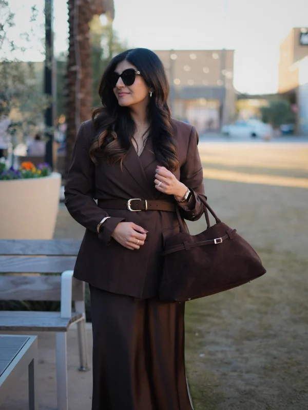 15 Business Casual Outfits for Women Over 40 13 12. Brown Blazer with Matching Maxi Skirt