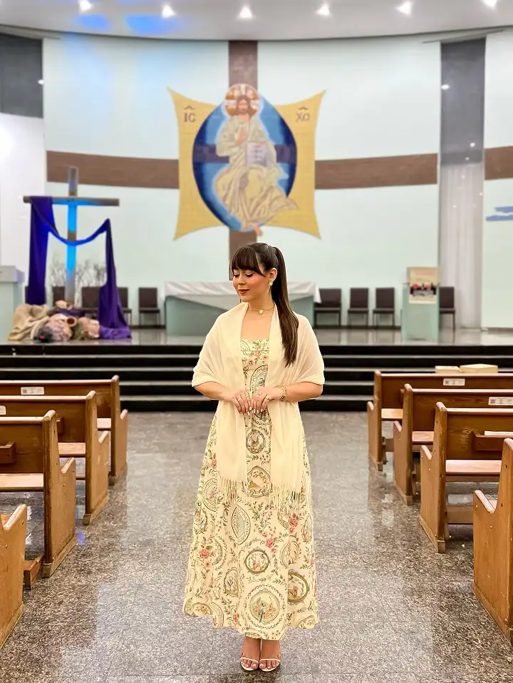 Printed Midi Dress Covered With a Soft Cream Shawl