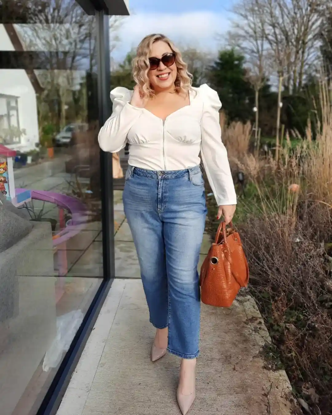18. Puff Sleeve Sweetheart Top with Straight Leg Jeans