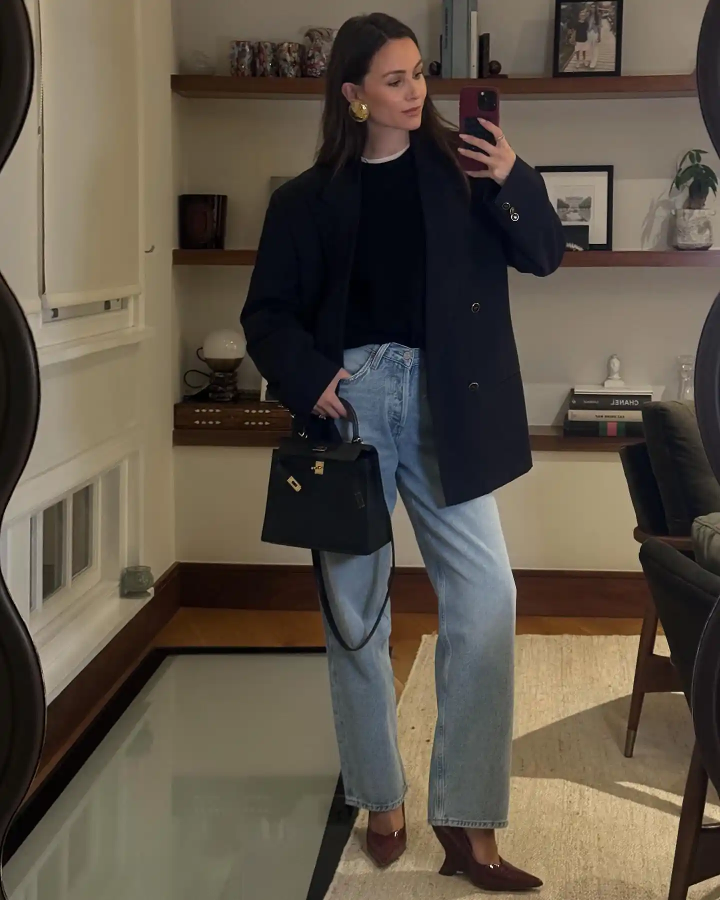 15 Fall Date Night Outfits Over 40 That Look Expensive Without Trying 9 8. Light Wash Jeans, Navy Blazer, and Burgundy Heels
