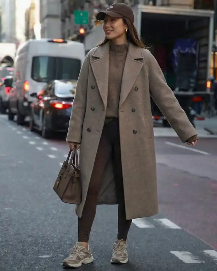 18 Winter Work Outfits for Women Over 40 17 A Long Taupe Coat For A Fast Fall Into Winter