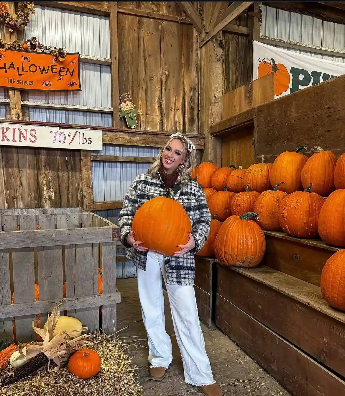16 Pumpkin Patch Outfits Over 40 That Handle Mud, Hay, and Photos 11 3. Plaid Shacket With Wide Leg Jeans