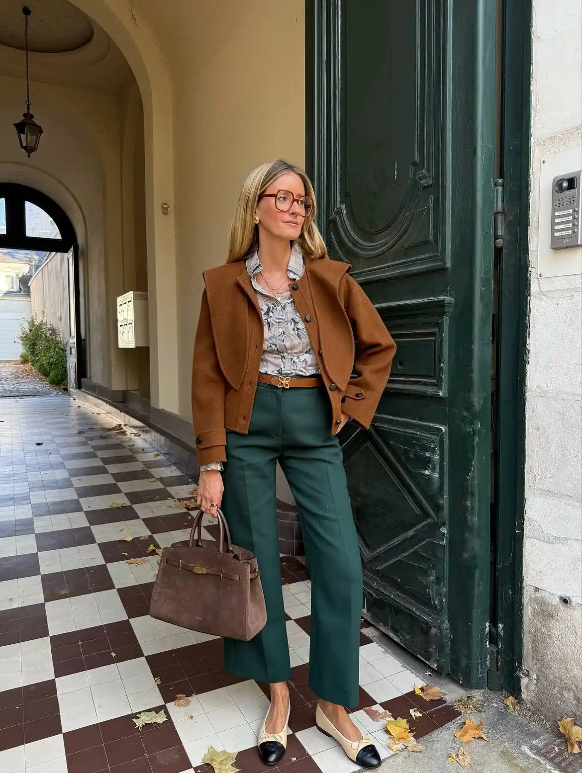 17 Fall Outfits Every Woman Over 40 Will Want to Copy 14 13. Wool Jacket and Green Trousers