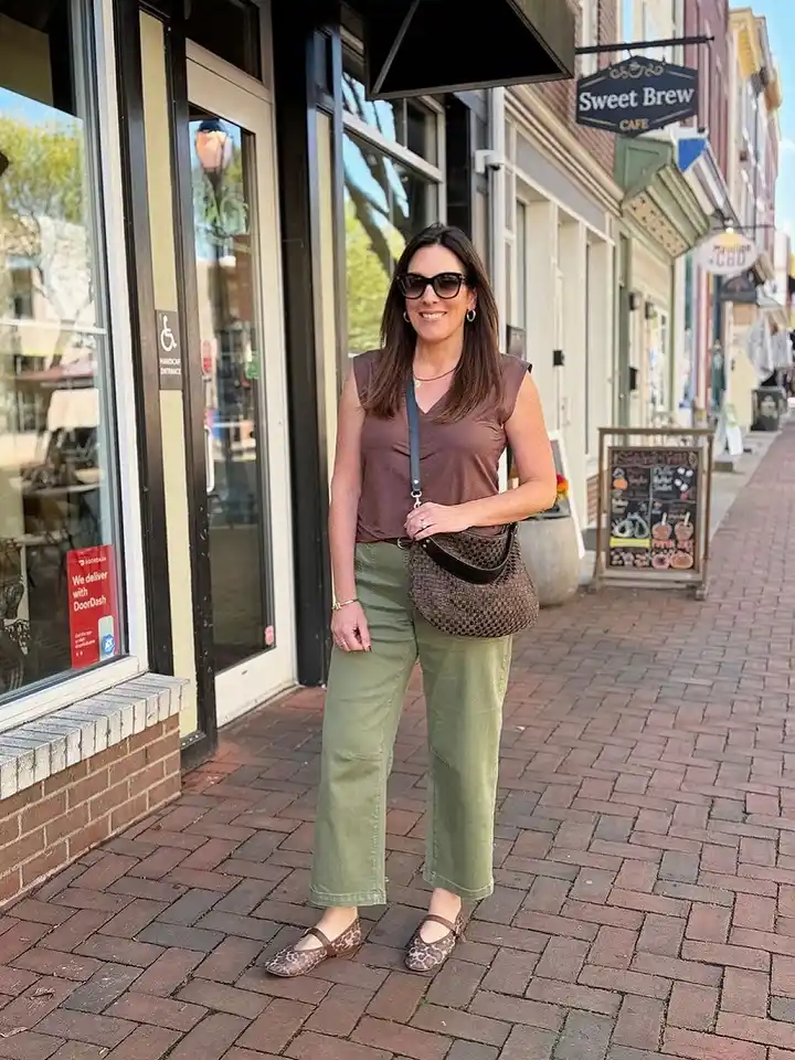 Olive Cropped Pants With a Chocolate Brown Top