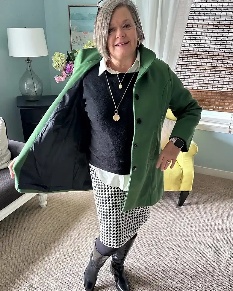 18 Winter Work Outfits for Women Over 40 9 A Green Wool Coat To Wake Up A Winter Wardrobe