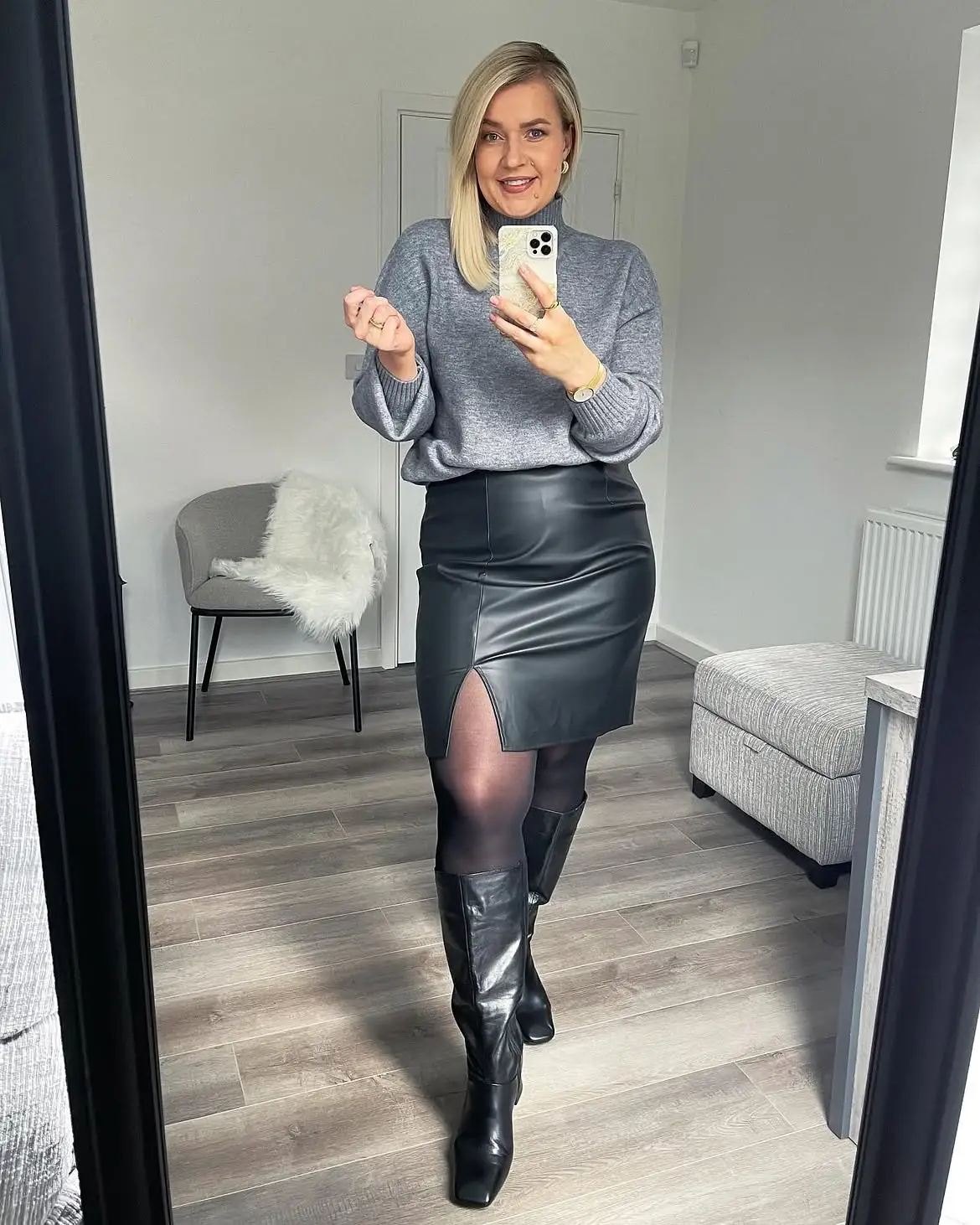 17 Leather Outfits Over 40 (Not Costumey) 13 12. Pencil Leather Skirt with Chunky Knit Sweater