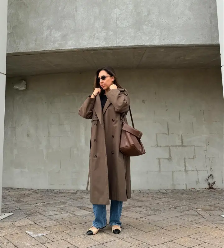 Oversized Taupe Trench With Light Jeans and Cap Toe Flats