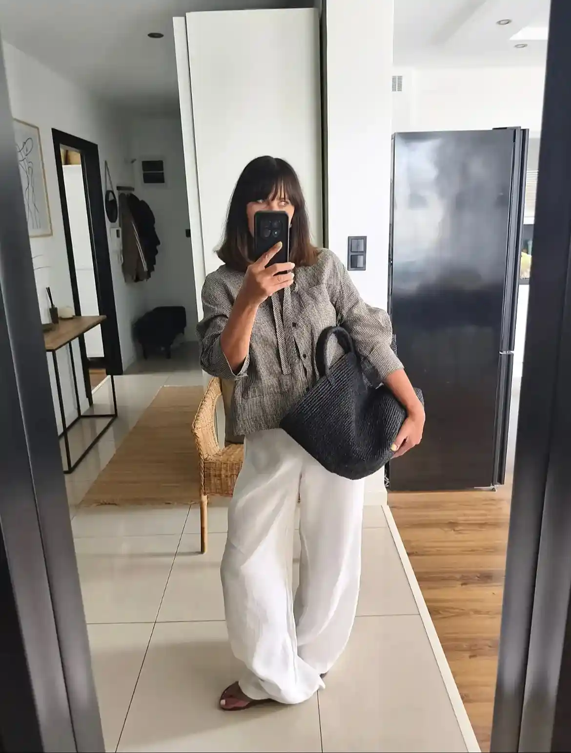 15 Linen Outfits for Women Over 40 That Feel Easy and Look Polished 7 6. Checked Linen Top With White Wide Leg Pants