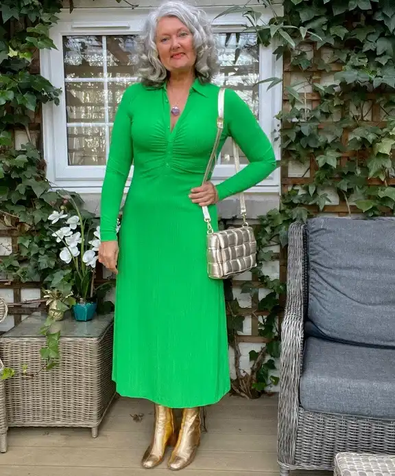 18 Retirement Party Outfits for Women Over 40 (Casual to Formal) 7 Kelly Green Knit Midi Dress With Gold Boots