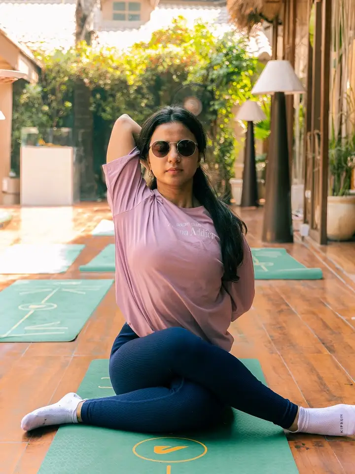 Lilac Oversized Tee with Ribbed Navy Leggings