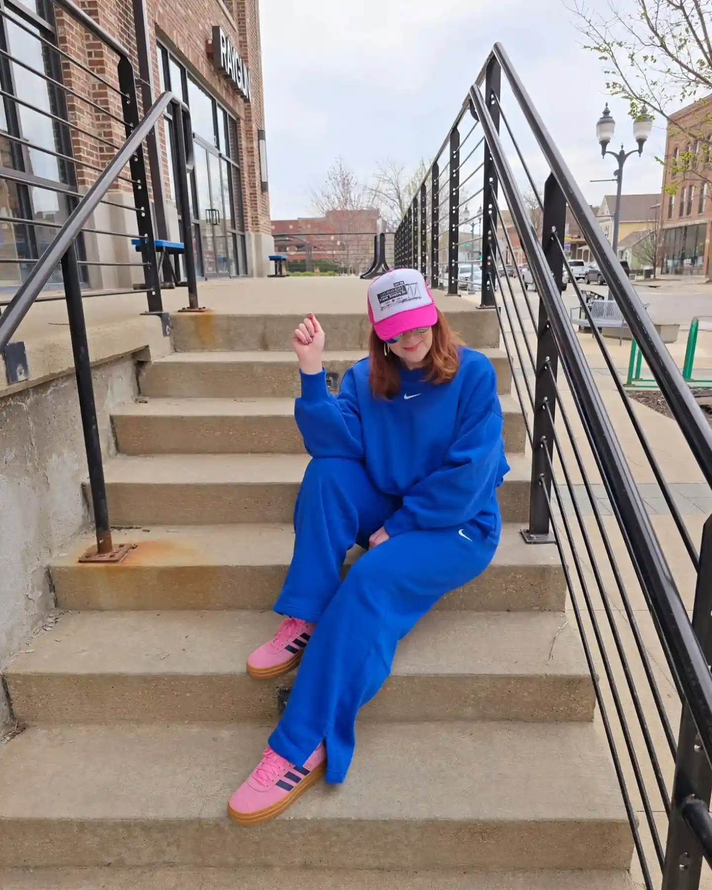 15 Athleisure Outfits for Women Over 40 10 9. Oversized Sweatshirt and Matching Sweatpants