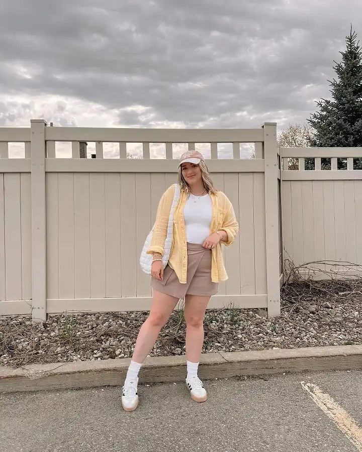 16 Spring Transitional Outfits Over 40 (Winter-to-Spring) 14 A Light Yellow Shirt Worn Open Like a Jacket