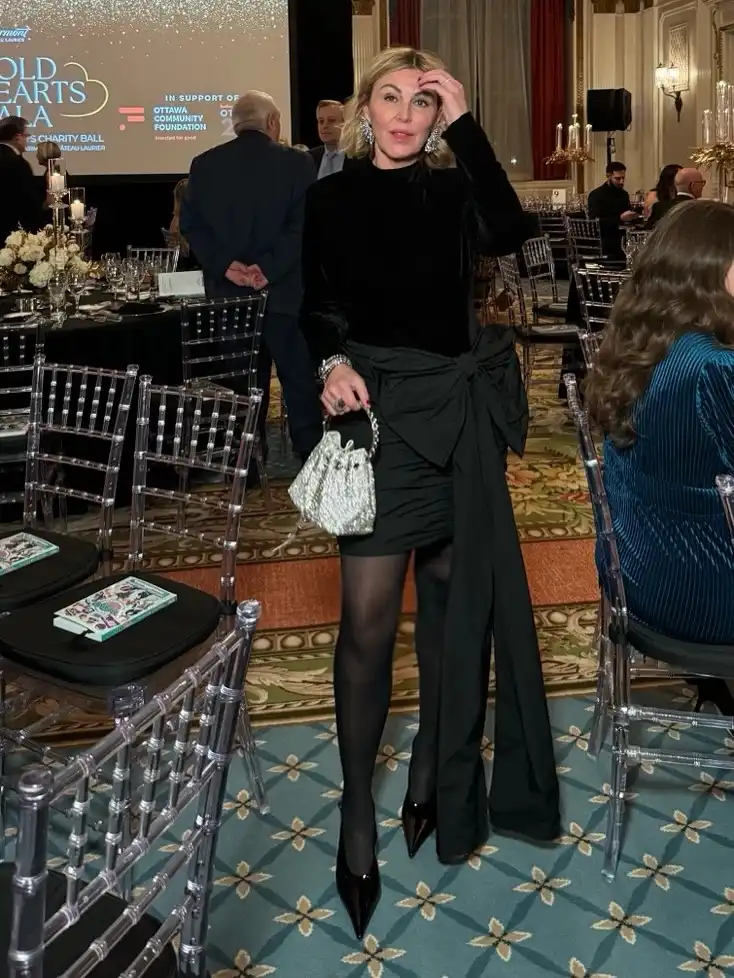 18 Retirement Party Outfits for Women Over 40 (Casual to Formal) 19 Black Velvet Top and Bow Mini Skirt